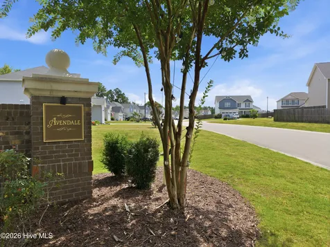 447 Avendale Drive Rocky Point NC 28457