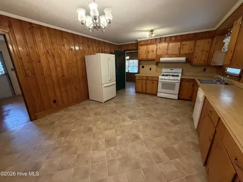 111 North Drive Chocowinity NC 27817
