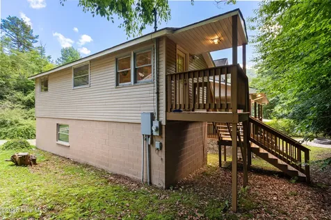 95 Cherokee Avenue Andrews NC 28901