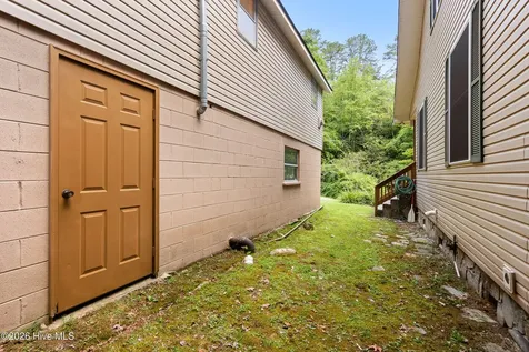 95 Cherokee Avenue Andrews NC 28901