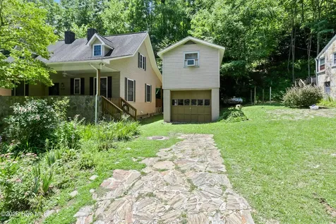 95 Cherokee Avenue Andrews NC 28901