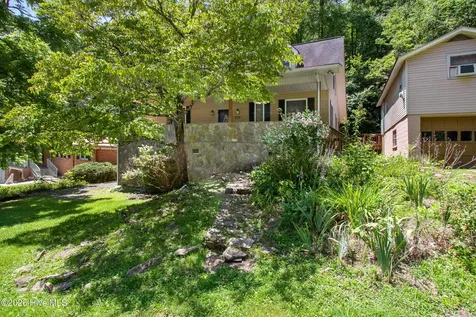 95 Cherokee Avenue Andrews NC 28901