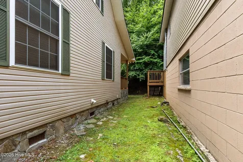 95 Cherokee Avenue Andrews NC 28901