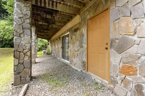 95 Cherokee Avenue Andrews NC 28901