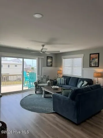 102 W Dobbs Street Atlantic Beach NC 28512