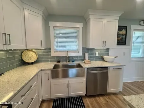 102 W Dobbs Street Atlantic Beach NC 28512