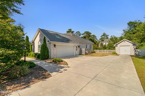 204 Nottingham Lane Morehead City NC 28557