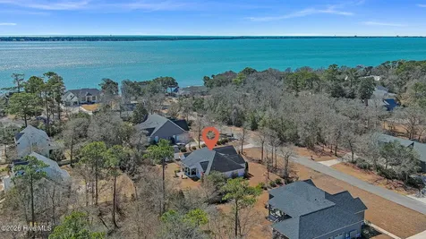 204 Nottingham Lane Morehead City NC 28557