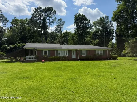 8545 Us Hwy 117 S Rocky Point NC 28457