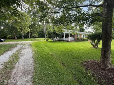 8545 Us Hwy 117 S Rocky Point NC 28457