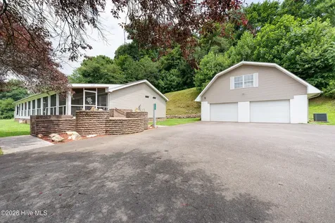4122 Fairview Road Andrews NC 28901