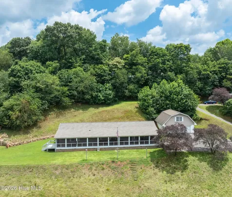 4122 Fairview Road Andrews NC 28901