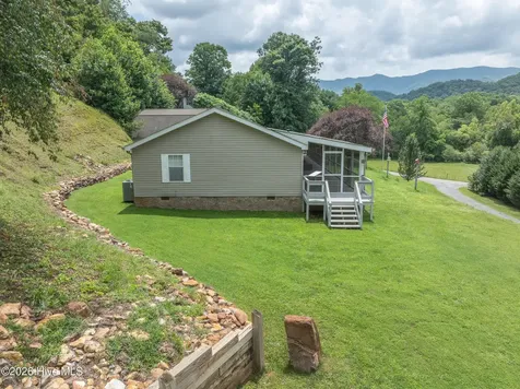 4122 Fairview Road Andrews NC 28901