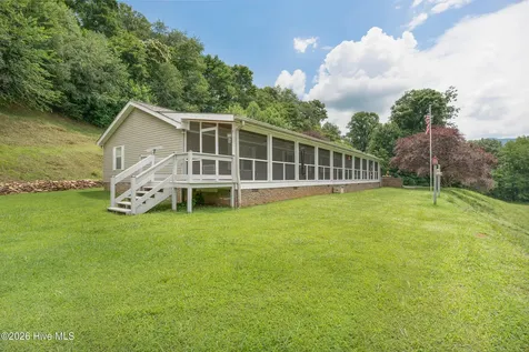 4122 Fairview Road Andrews NC 28901