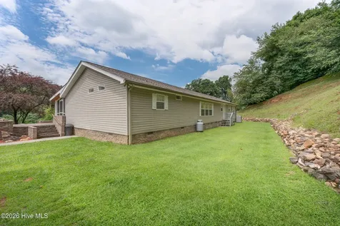 4122 Fairview Road Andrews NC 28901
