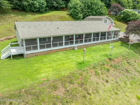 4122 Fairview Road Andrews NC 28901