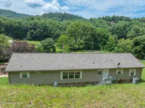 4122 Fairview Road Andrews NC 28901