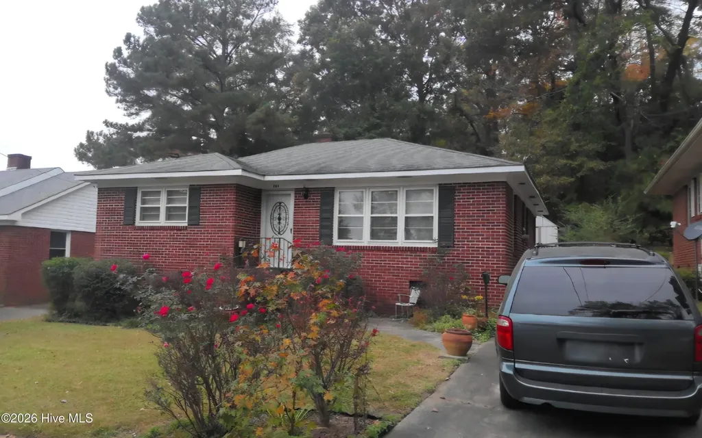 204 Heard Street Kinston NC 28501