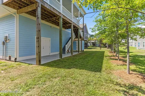 118 SE 40th Street Oak Island NC 28465