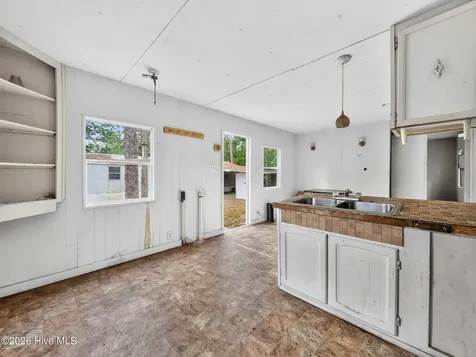 4163 9th Street SE Southport NC 28461