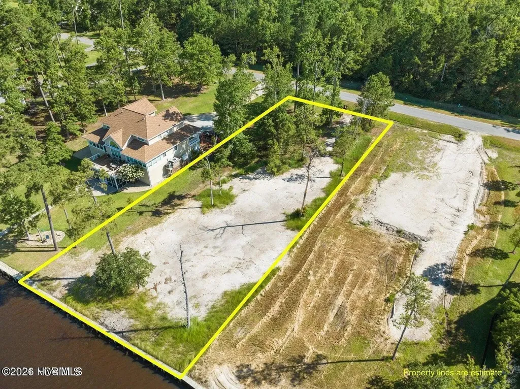 14 E Dowry Creek E Belhaven NC 27810