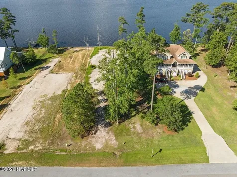 14 E Dowry Creek E Belhaven NC 27810