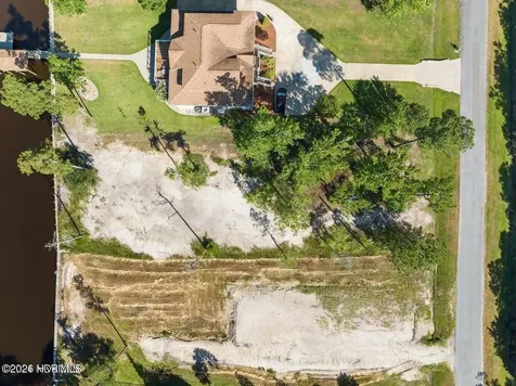 14 E Dowry Creek E Belhaven NC 27810
