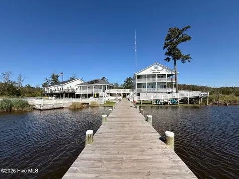 14 E Dowry Creek E Belhaven NC 27810