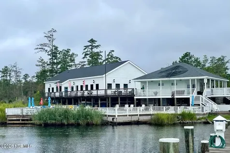 14 E Dowry Creek E Belhaven NC 27810