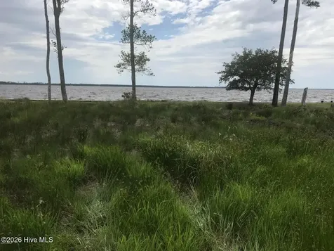 14 E Dowry Creek E Belhaven NC 27810