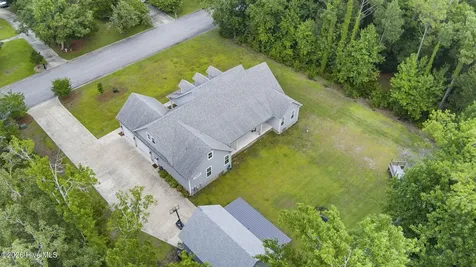 2703 E Fairway Road Morehead City NC 28557