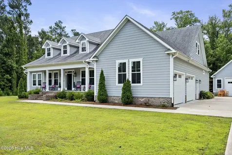 2703 E Fairway Road Morehead City NC 28557