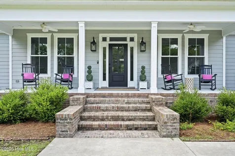 2703 E Fairway Road Morehead City NC 28557