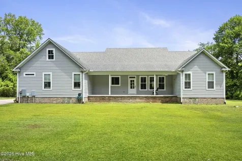 2703 E Fairway Road Morehead City NC 28557