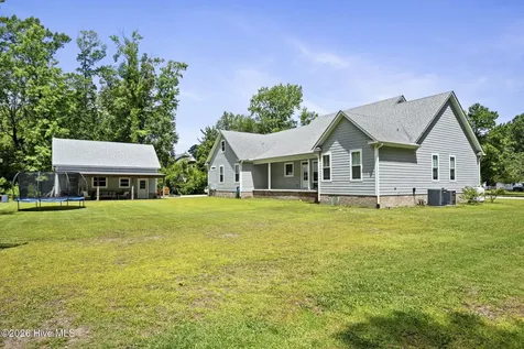 2703 E Fairway Road Morehead City NC 28557
