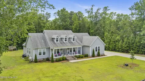 2703 E Fairway Road Morehead City NC 28557
