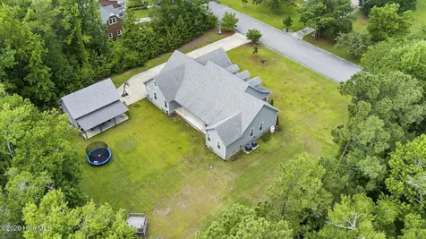 2703 E Fairway Road Morehead City NC 28557