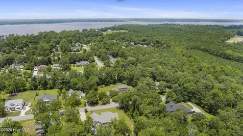 2703 E Fairway Road Morehead City NC 28557