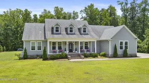 2703 E Fairway Road Morehead City NC 28557