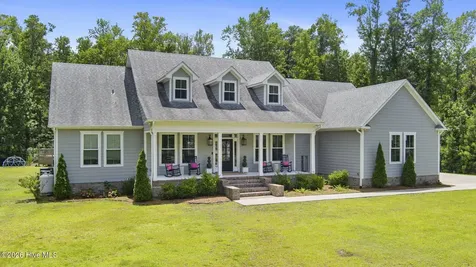 2703 E Fairway Road Morehead City NC 28557