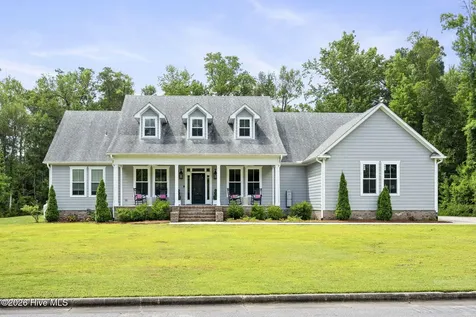 2703 E Fairway Road Morehead City NC 28557