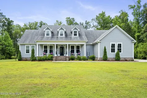 2703 E Fairway Road Morehead City NC 28557