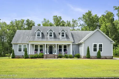 2703 E Fairway Road Morehead City NC 28557