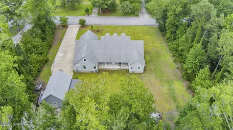 2703 E Fairway Road Morehead City NC 28557