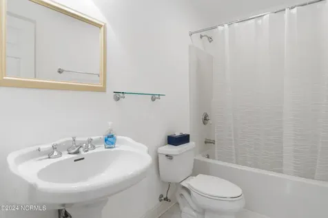 3567 E Medinah Avenue E Southport NC 28461