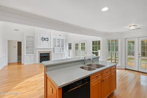 3567 E Medinah Avenue E Southport NC 28461