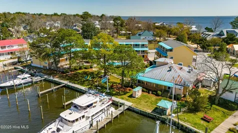 303 South Avenue Oriental NC 28571
