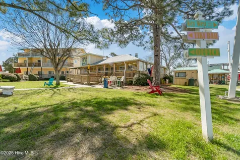 303 South Avenue Oriental NC 28571