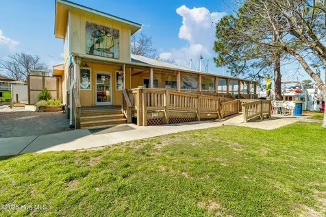 303 South Avenue Oriental NC 28571