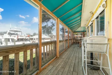 303 South Avenue Oriental NC 28571